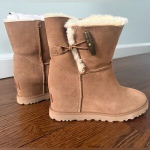 UGG classic femme toggle wedge boot - BRAND NEW, UNWORN